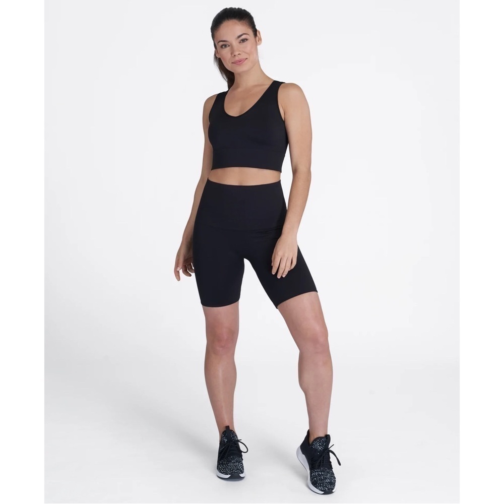 Spanx Look At Me Now Seamless Crop Top in Very Black